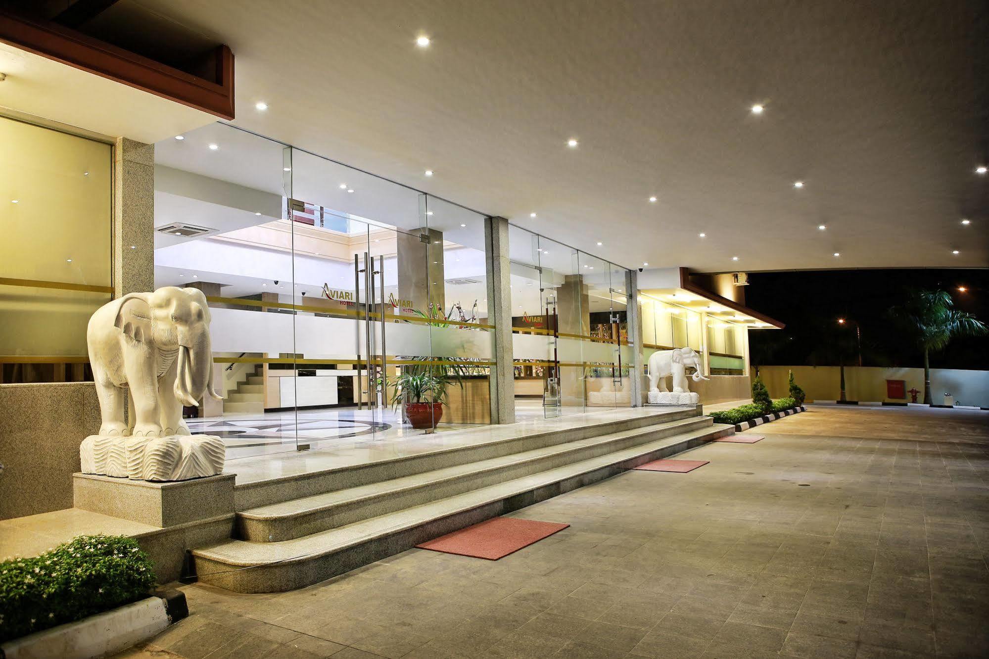 Aviari Hotel Sekupang Exterior photo